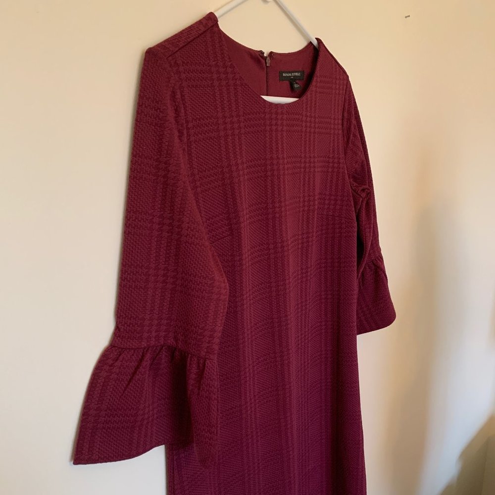 Banana Republic Bell-Sleeved Plum Dress - Size Small